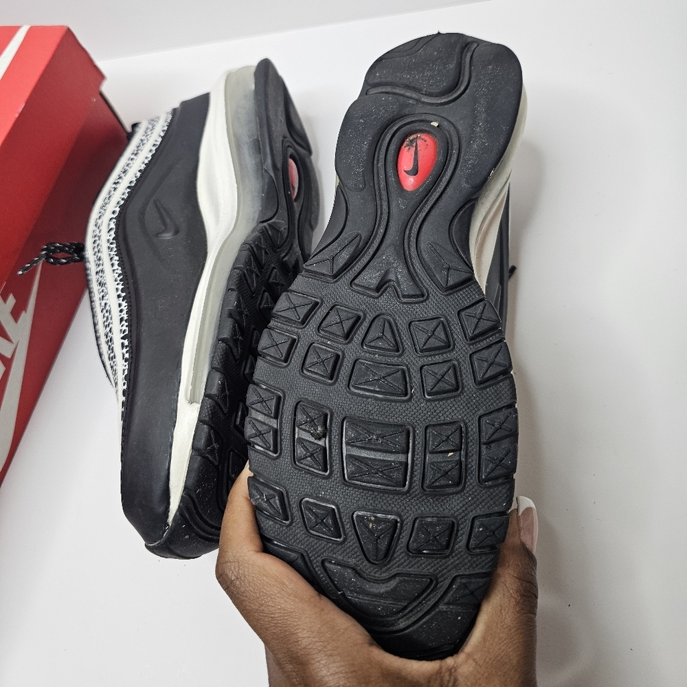 Nike Air Max 97 SE Phantom/Blk Chile Red Women Size 9 Mens 7.5 Made In Vietnam - Picture 9 of 16